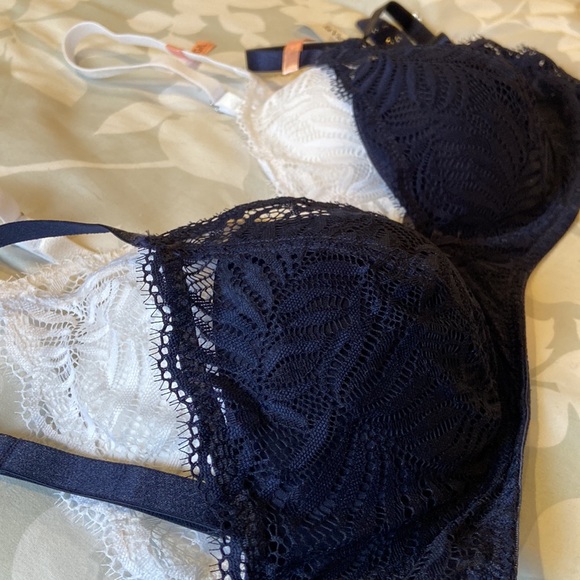 Lightly Lined Lace Bralette - 2 pack - Size Large - Picture 7 of 7